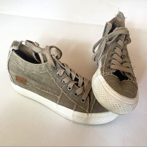 Blowfish Malibu tan zipper and lace-up sneaker Size 9.5